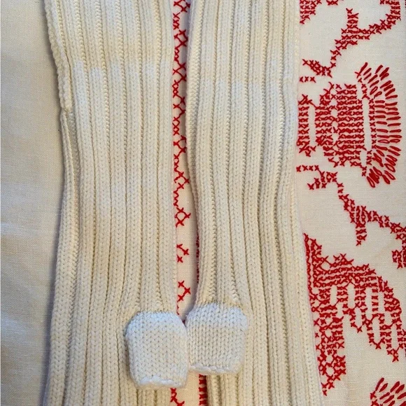UGG Winter White/Cream Knit Headband and Fingerless Gloves - Picture 11 of 13